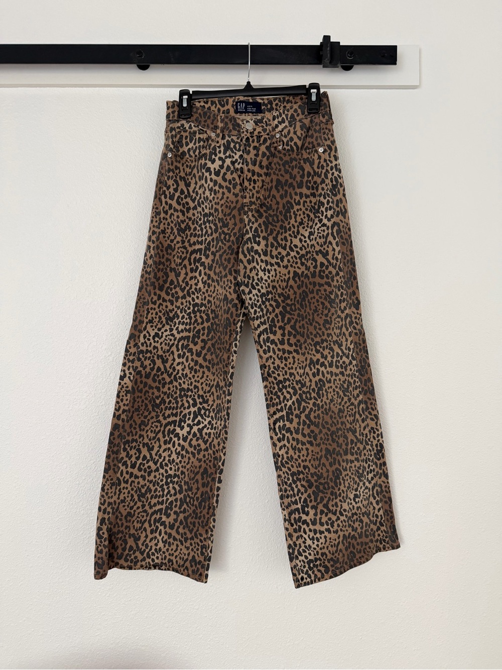 GAP High-Rise Wide-Leg Leopard Print Jeans in Tan and Black
